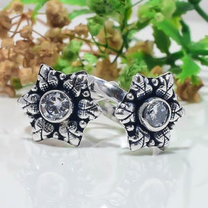 Anelli per le dita dei piedi floreali in argento sterling 925 massiccio, realizzati a mano con zirconi cubici, coppia di anelli regolabili in stile vintage boho, gioiello per i piedi in argento ossidato, idea regalo.