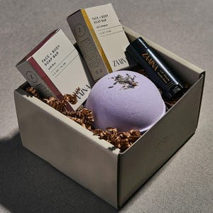 Personalized Spa Gift Box, Shower and Bath Box,  Gift under 30, Bath Bomb Shower Steamers, Gift for her, Holiday Gift Box, Self Care Spa