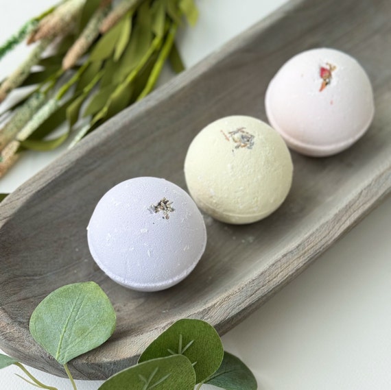  Egg Shaped Relax Bath Bombs (6 Pack) with Kaolin Clay : Beauty  & Personal Care