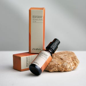 Elevate your natural & organic skincare routine with this wonderful addition that promotes a radiant complexion. Indulge your skin with the power of natural turmeric glow drop for flawless face.