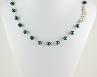 Lovely Leaf & Pearl Necklace in Silver