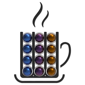 以下が含まれることがあります： 12個のカラフルなコーヒーカプセルが入ったコーヒーカップのイラスト。カプセルは青、紫、金です。カップの上には2本の黒い湯気が立ち上っています。