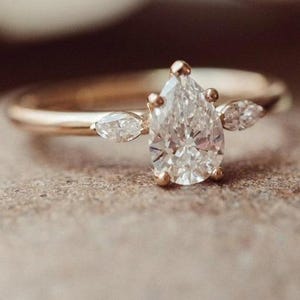 3CT Pear Shape Moissanite Engagement Ring Diamond Solitaire Wedding Ring 14K Solid Gold Marquise Cluster Ring Women Stacking Diamond Ring