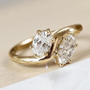 Toi Et Moi Oval & Moissanite Cut Moissanite Engagement Ring Double Stone Promise Ring Two Stone Statement Bypass Ring Solid Gold Ring Gift
