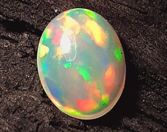 Ethiopische vuuropaal cabochon: natuurlijke edelsteen, 9 x 7 mm