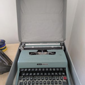 Olivetti Lettera 32 Typewriter
