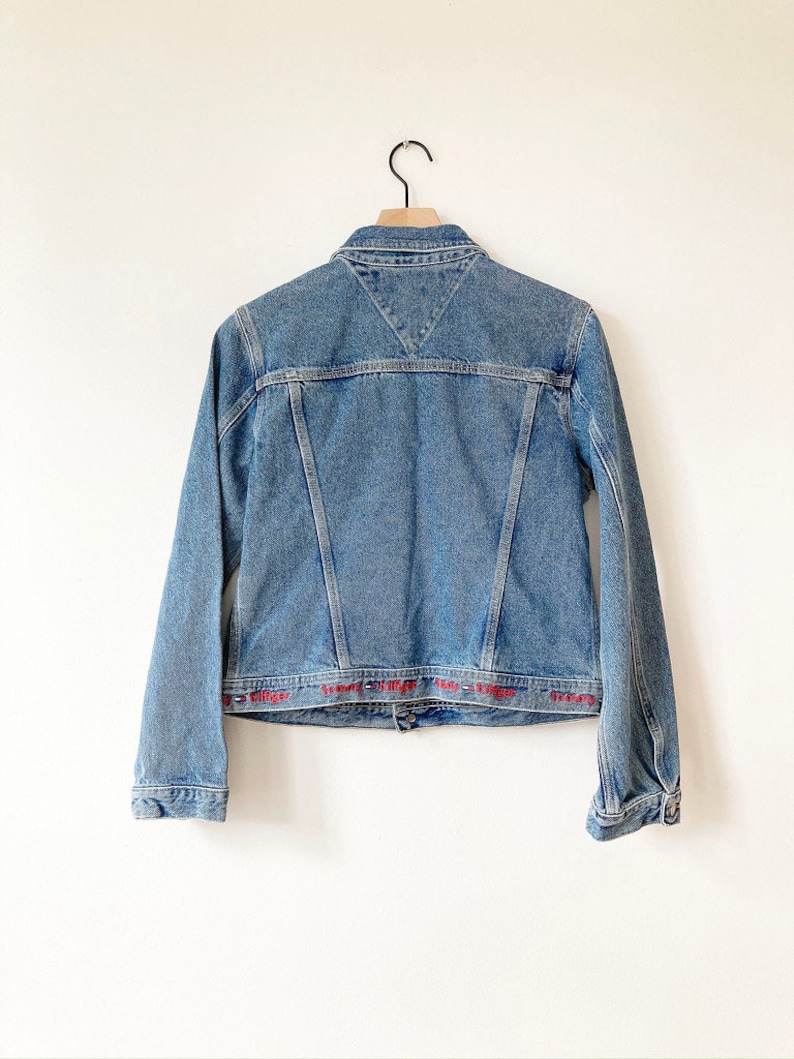 Street Style Amazing Condition Medium Incredible Vintage Tommy Hilfiger Women/'s Denim Jacket with Logo Stitched on Bottom Tommy Hilfiger