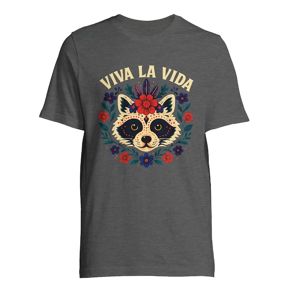 Viva La Vida Waschbär T-Shirt, Día de los Muertos Design mit Blumen und Federn, Mexiko Boho Unisex Shirt aus Baumwolle