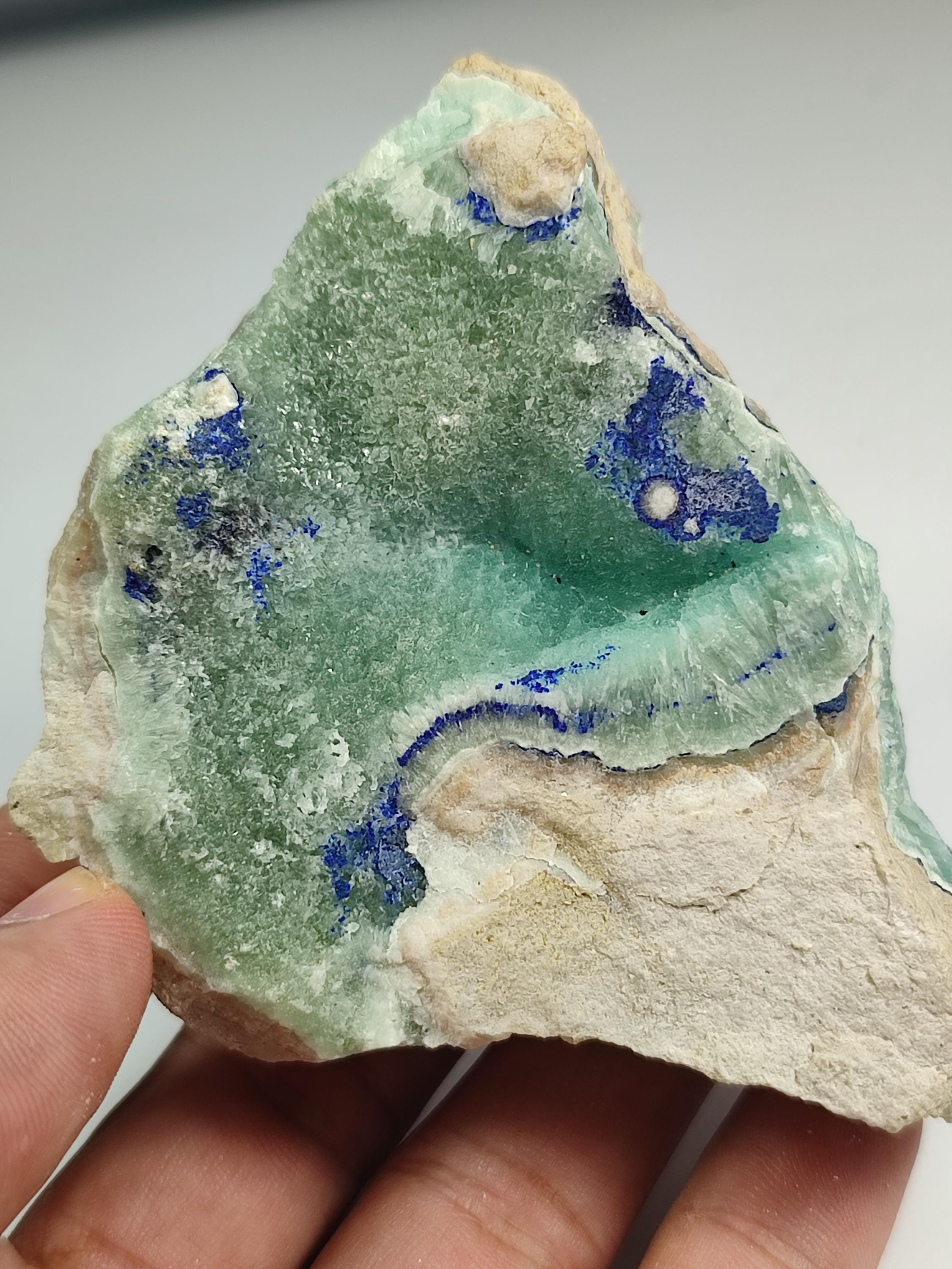 アズライトアラゴナイト標本：パキスタン鉱物展示（216グラム、7 x 5