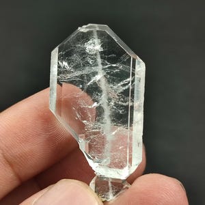 Transparent Faden Quartz Crystal Point, Pakistansk ädelsten