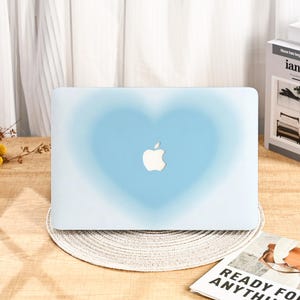 Gradient Heart Light Blue MacBook Hard Case Cover for 2025 M4 Air 15/13/11 Inch Retina 15 MacBook Pro 13/14/15/16 Inch M2 M3 2024 2023 2022