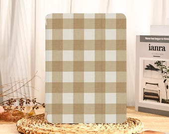 Funda básica de tablero de ajedrez para iPad con ranura para lápiz para iPad Pro 13, 12.9, 11, Air 7, M3, Mini 7/6, iPad 11 A16, iPad 10/9/8, activación/suspensión automática. Regalos únicos.