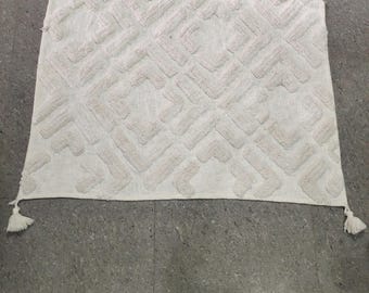 Ivory Tufted Cotton Throw Blanket: Boho Woven Sofa Cover (50x60 Inches)