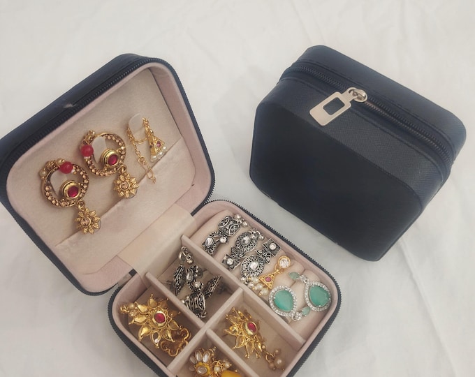 Personalized Jewelry Box Custom Bridesmaid Jewelry Box,Wedding Bridal Party Jewelry Box, Gift for Her, Earring , Ring , Stud Storage Box