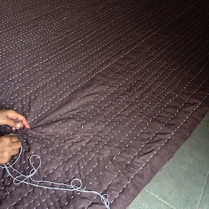 Juego de ropa de cama Kantha color marrón chocolate, colcha de algodón hecha a mano, manta acolchada estilo bohemio, cubrecama suave acolchada, decoración de cama estilo casa de campo