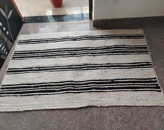 Handwoven Jute Rug: Black & White Rustic Farmhouse Carpet