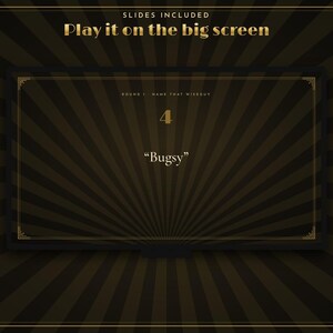 Pode incluir: Um slide digital com um fundo de raios de sol em castanho escuro e preto com uma borda dourada. O texto diz: SLIDES INCLUDED, Play it on the big screen, ROUND 1 NAME THAT MISSGUY, 4, e Bugsy. O design inclui detalhes decorativos nos cantos.