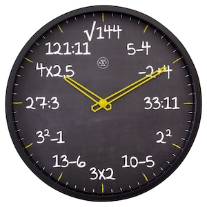 Wanduhr 30 cm - Lautlos - Plastik - "Mathe"