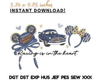 Ricamo con orecchie di topo e patchwork di un'auto blu vintage (download digitale)