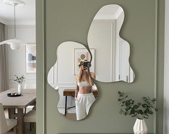 Specchio a forma di nuvola amorfa, grande decorazione murale irregolare e asimmetrica