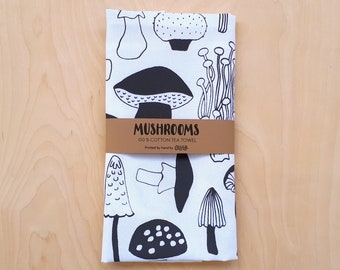 Housewarming gift for mushrooms lovers. This cotton tea towel printed by hand is a nice addition to your modern kitchen décor.