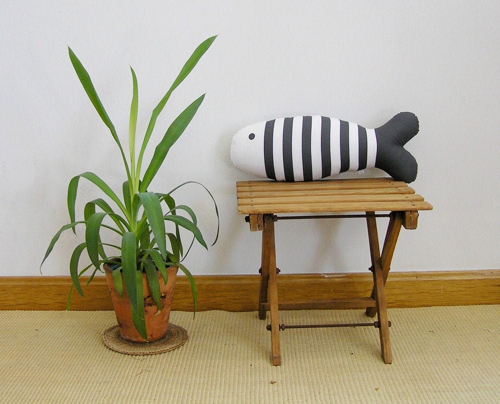 Oreiller de Poisson Décoratif Le Cadeau Parfait Pour Les Pêcheurs. Décoration Intérieure en Gris Fai