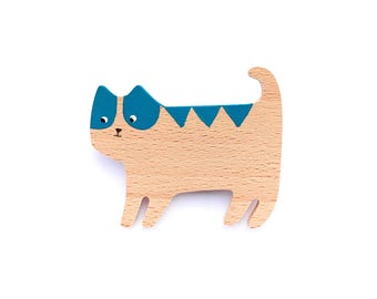 Wooden Cat Brooch: Animal Lover Gift ,Cat Badge. Casual jewelry.
