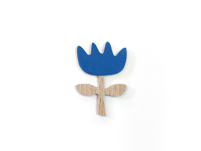 Yellow flower pin. Made from beech wood, painted by hand with eco-friendly inks. Add a hint of colour to your look with a lapel brooch Ocean blue