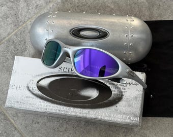 Oakley Minute Sunglasses Silver Frame Purple Iridium Lens Y2K Vintage Wrap Sport Rare