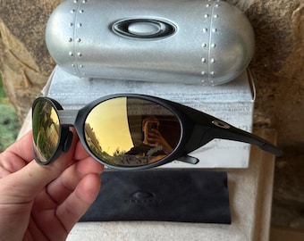 OAKLEY archive sports sunglasses y2k　. Vintage Oakley Splice – Y2K Sport Sunglasses, Black Frame With