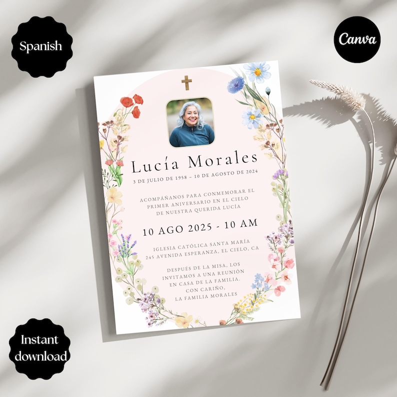 Editable Invitación de la Celebración del Primer Aniversario en el Cielo, Tarjeta Memorial Católica Misa, Corona Floral, Español - Canva