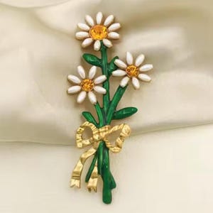 Oscar De La Renta Flowers Brooch