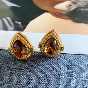 Oscar de la Renta earrings