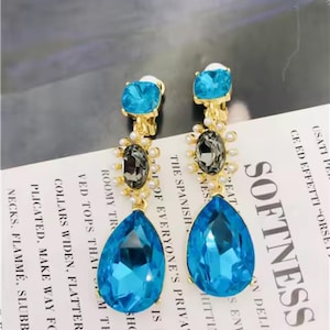 Oscar de la Renta earrings - Retro Blue
