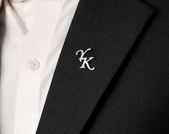 Aangepaste emaille reversspeld, gepersonaliseerd initieel logo, bruidsjonkers huwelijkscadeau