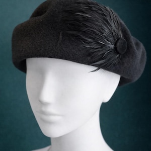 Beret Feather - Etsy display picture 1