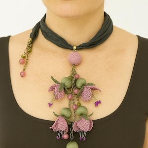 Adjustable Silk Needle Lace Necklace – Handmade Floral Jewelry – Unique Turkish Oya Scarf Necklace – Elegant Textile Accessory For Woman