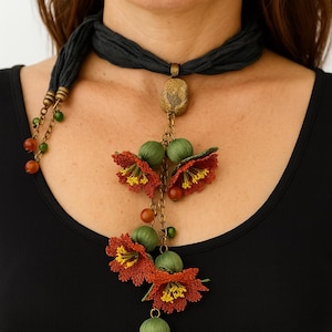 Adjustable Silk Needle Lace Necklace – Handmade Floral Jewelry – Unique Turkish Oya Scarf Necklace – Elegant Textile Accessory For Woman
