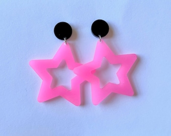 Glow in the Dark Star-oorbellen: retro roze acrylsieraden uit de jaren 80