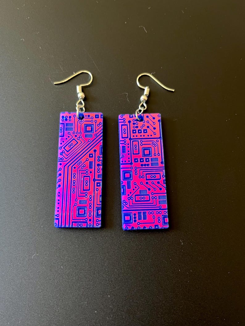 Oorbellen met printplaatmotief: geëtste acryl STEM-sieraden, lichtgewicht oorbellen voor nerds. Midnight Iridescent