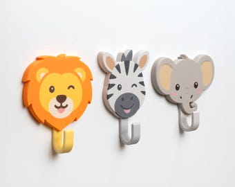 Självhäftande väggkrokar för barn: Borrfria klädhängare – Lejon, Elefant, Zebra