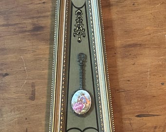 Vintage Framed Wall Plaque - Victorian Theme