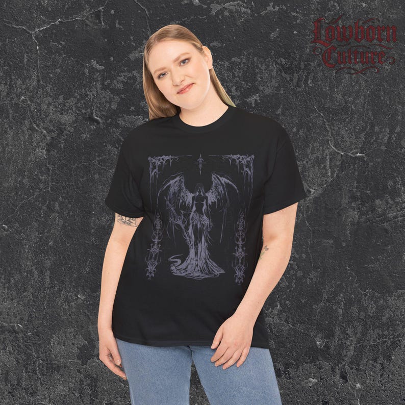 Gothic Angel Wings T-shirt donker streetwear gegraveerd lineair ontwerp zwart grafisch T-shirt afbeelding 7