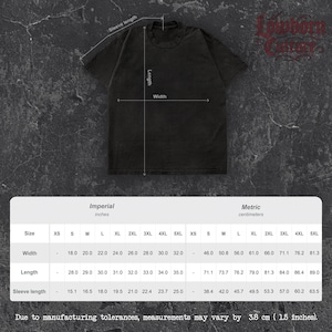 Op de afbeelding: Zwart T-shirt met afmetingen voor breedte, lengte en mouwlengte in inches en centimeters. De maten vari&euml;ren van XS tot 5XL. De tekst "Lowborn Culture" staat rechtsboven.