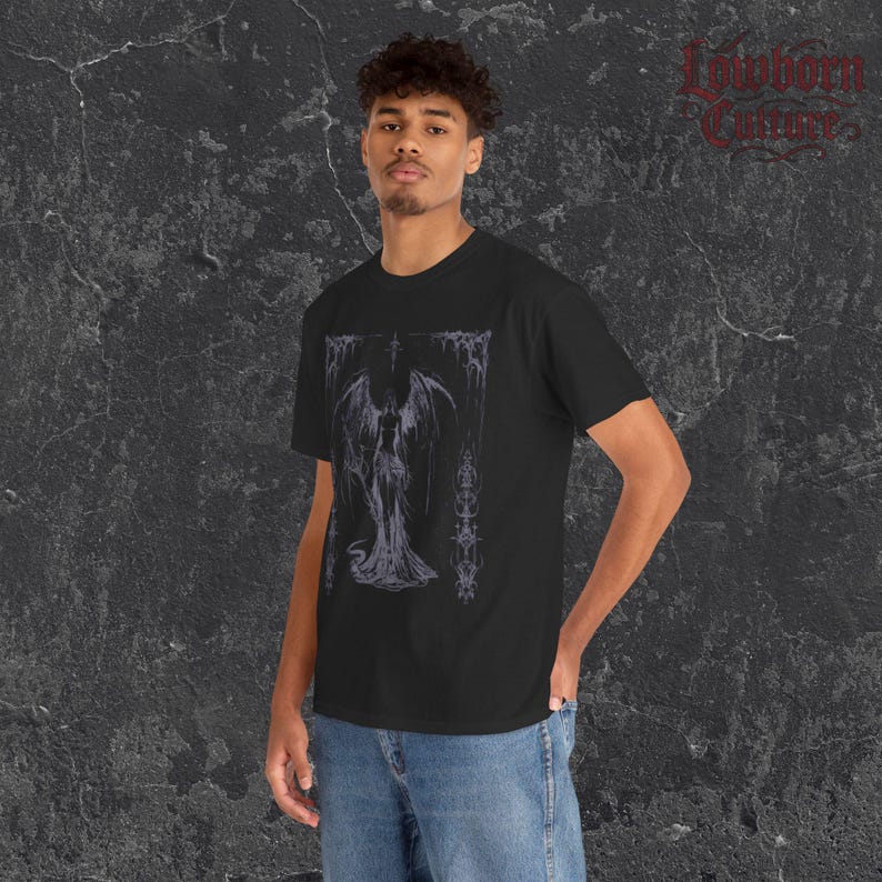 Gothic Angel Wings T-shirt donker streetwear gegraveerd lineair ontwerp zwart grafisch T-shirt afbeelding 6