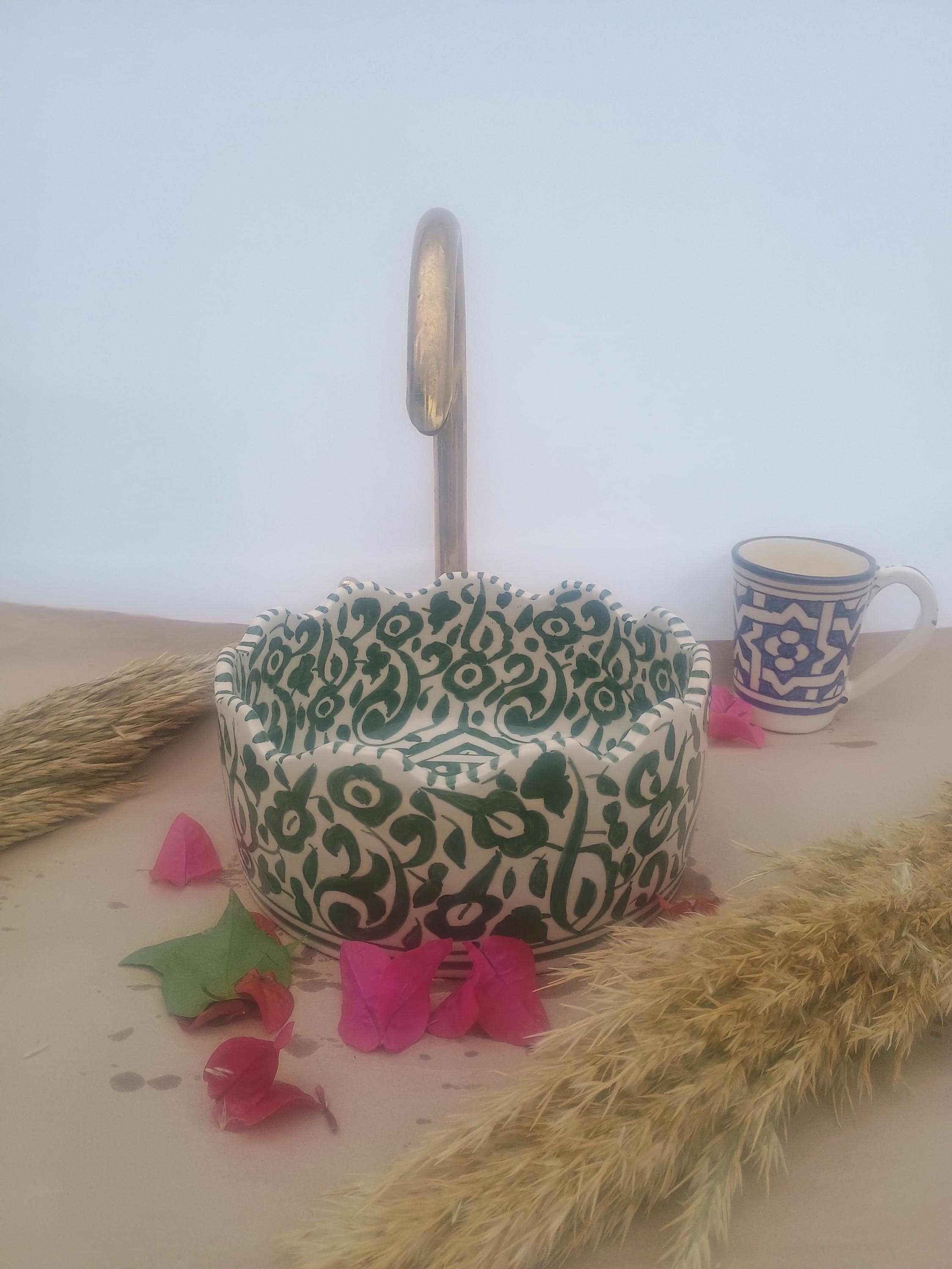 台の上の鉢  アメリカ  洗面器  陶磁器  芸術 セラミック製の洗面台。縁はカーブしています。 - Etsy 日本
