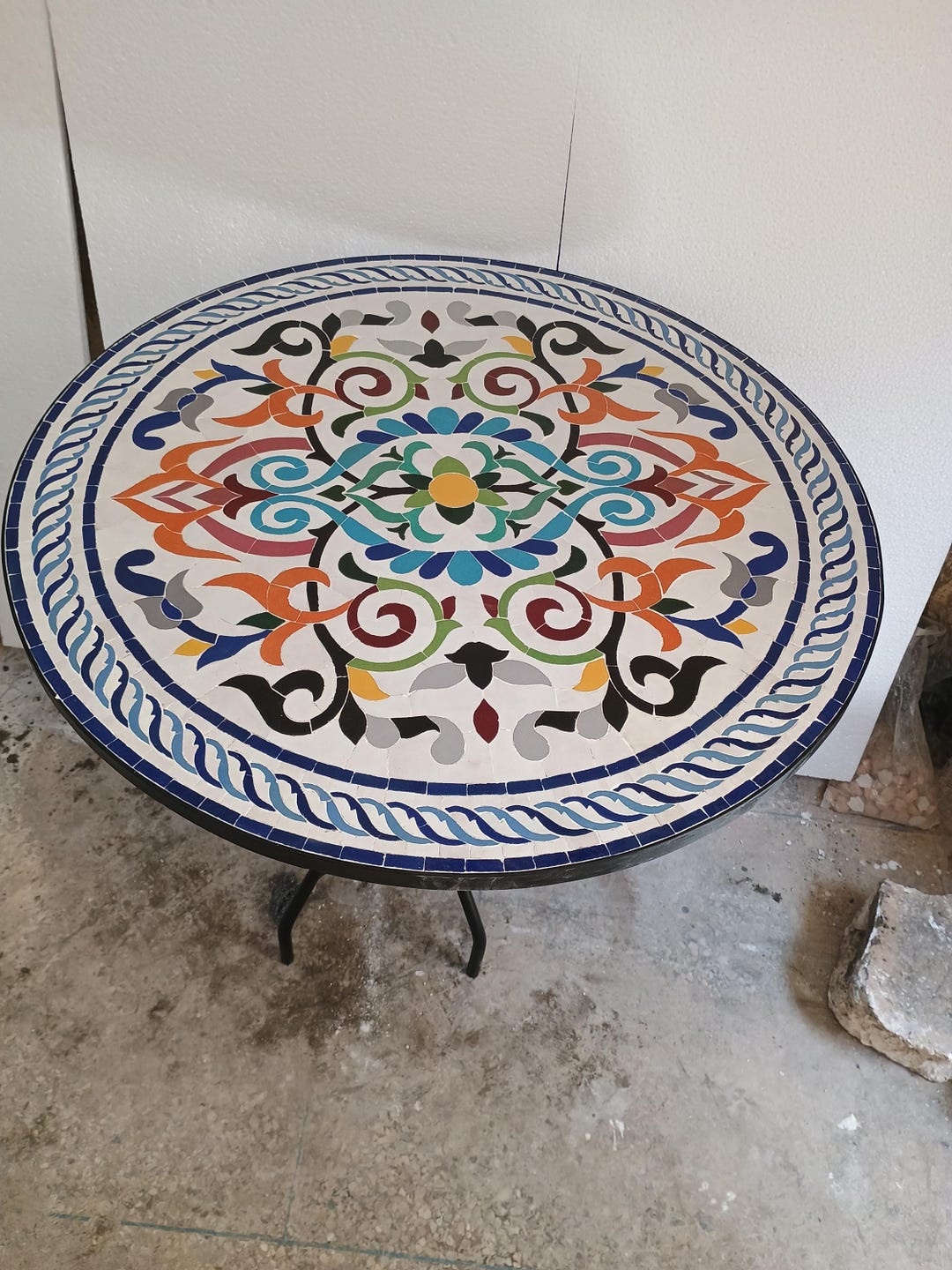 Round Dining Table, Outdoor Coffee Table Decorated With Mosaics ...