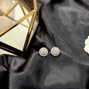 Round Brilliant Lab grown Studs Earrings, Perfect for Anniversary or Wedding Gift for her, Beautiful Studs for everyday use.