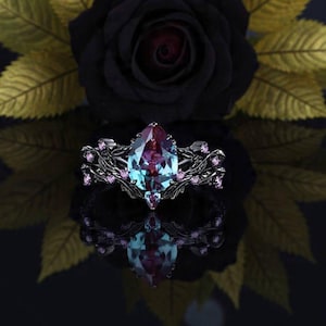 Anillo de compromiso gótico de alejandrita, anillo de bodas de oro negro con hoja de arce, anillo de bodas de amatista, conjunto nupcial único, anillo de promesa de alejandrita.