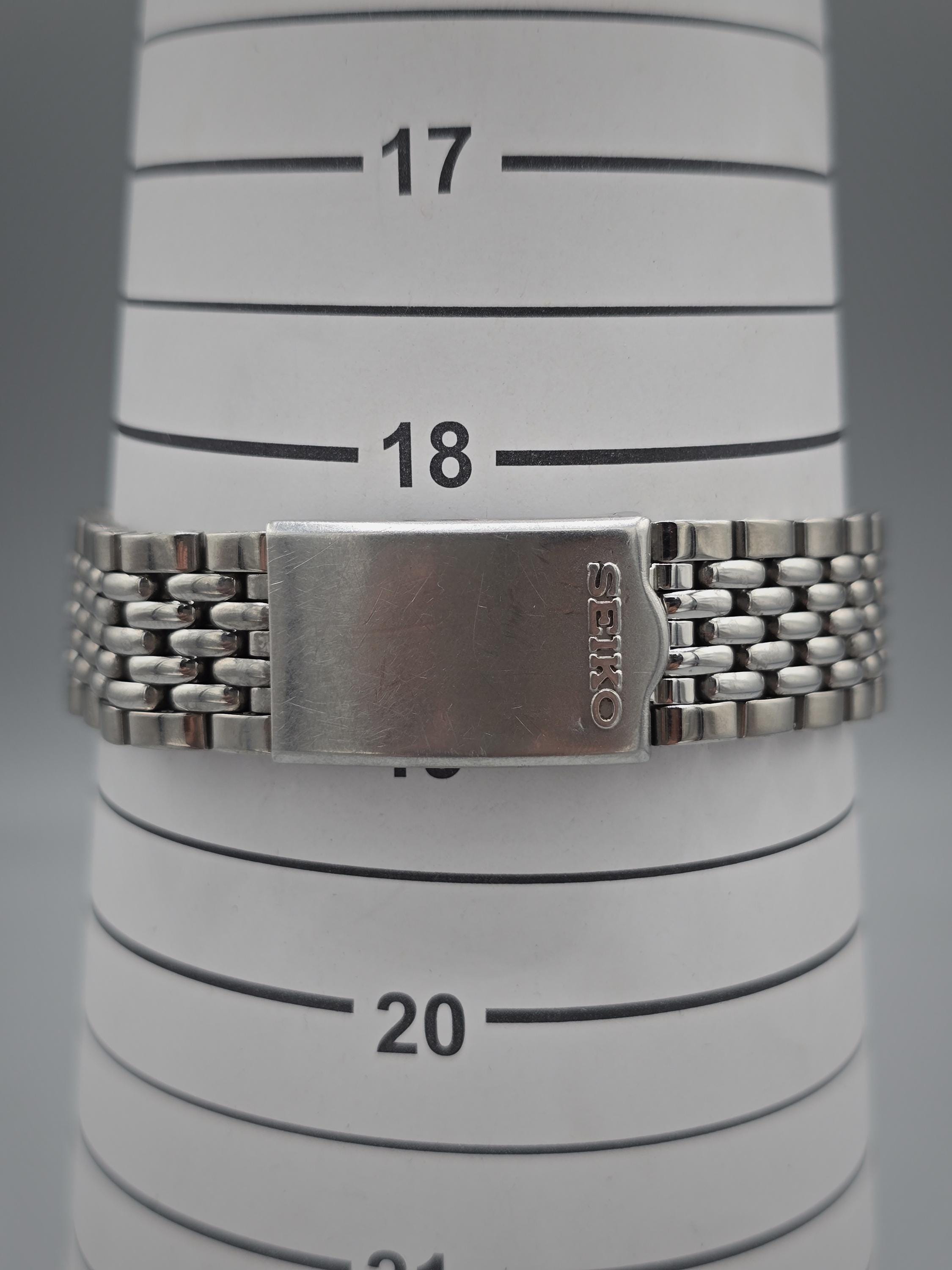 Vintage Seiko 7005-7030 Automatic Watch – 17 Jewels – Stainless